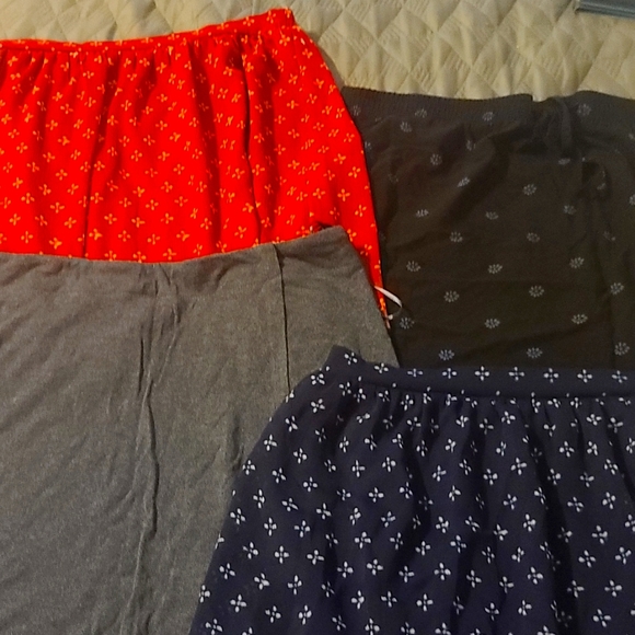 Old Navy Dresses & Skirts - 4 Short Skirts elastic band One week only $5 sale! Offer $5, and I will accept